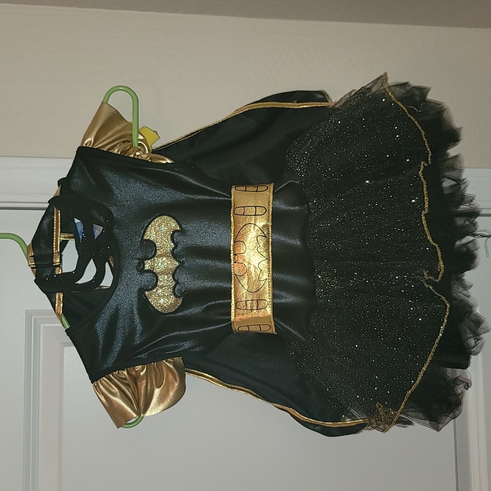 Girls batman halloween costume size small